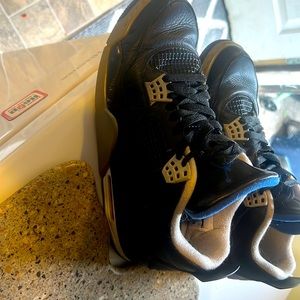 Gently used Jordans size 10